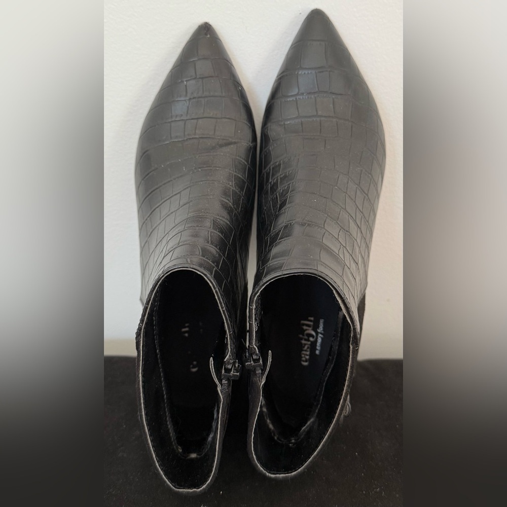 East 5th | Delmar Block Heel Booties | Black | Size 6 | Croc Print - Picture 3 of 4